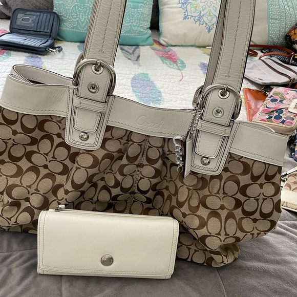 Gorgeous Coach bag with matching wallet